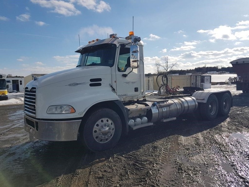  2013 Mack T/A Highway Truck photo